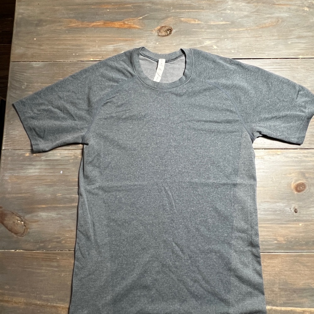lululemon athletica Charcoal Short Sleeve Tee